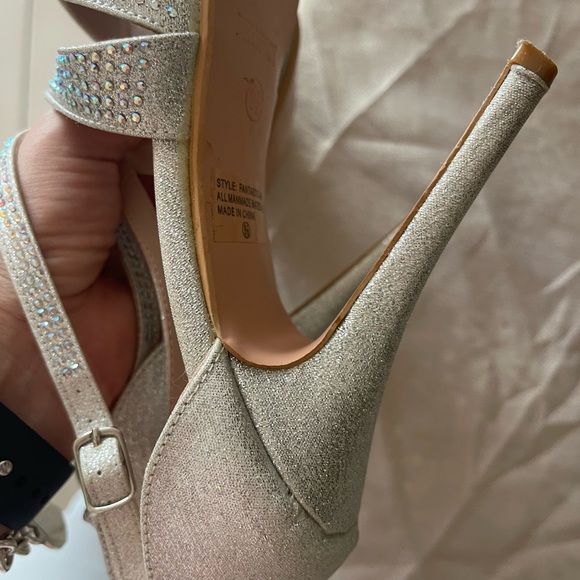 DELICACY| Women’s Fantastic 90 Rhinestone Party Heel Silver Iridescent Size 8.5 - Picture 9 of 11